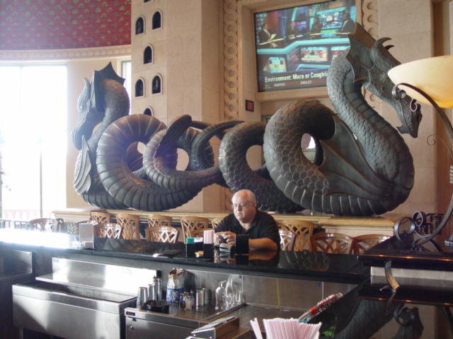 atlantis-casino-bar-bahamas.jpg