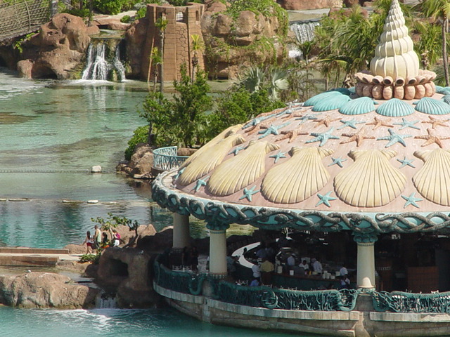 paradise-lagoon-bar-atlantis-bahama.jpg
